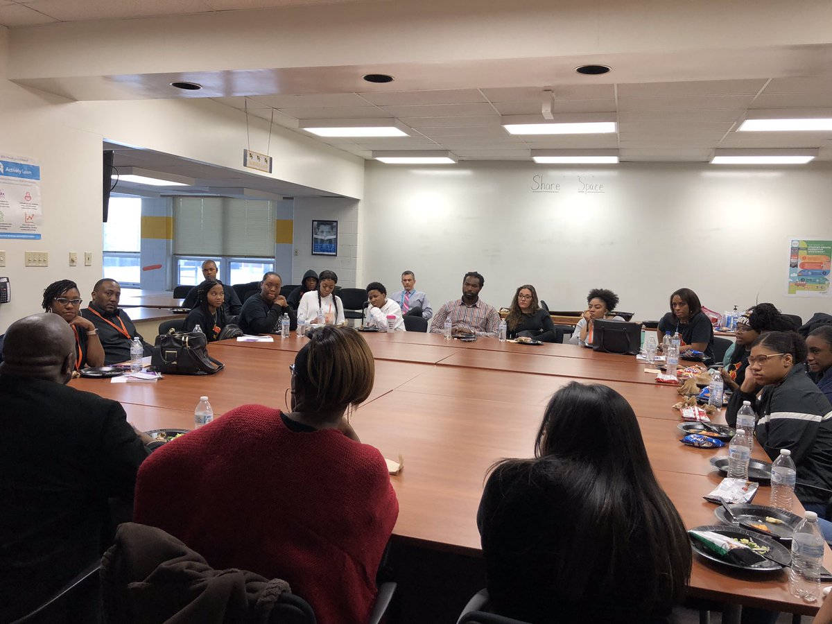 UnitedHSHS's tweet photo. What a final day of BHM at @HinsdaleSouthHS ! We started with an amazing performance by our Eta Sigma Step Team for staff; next we had our annual Symposium and ended with a luncheon. Thank you to everyone for supporting every activity! https://t.co/mHX5vRe0ia