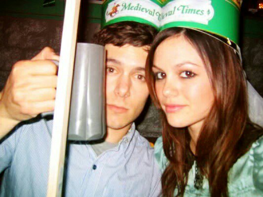 ocbitches's tweet photo. rachel and adam were such a good couple https://t.co/WfLfxKZuhY