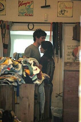 ocbitches's tweet photo. rachel and adam were such a good couple https://t.co/WfLfxKZuhY