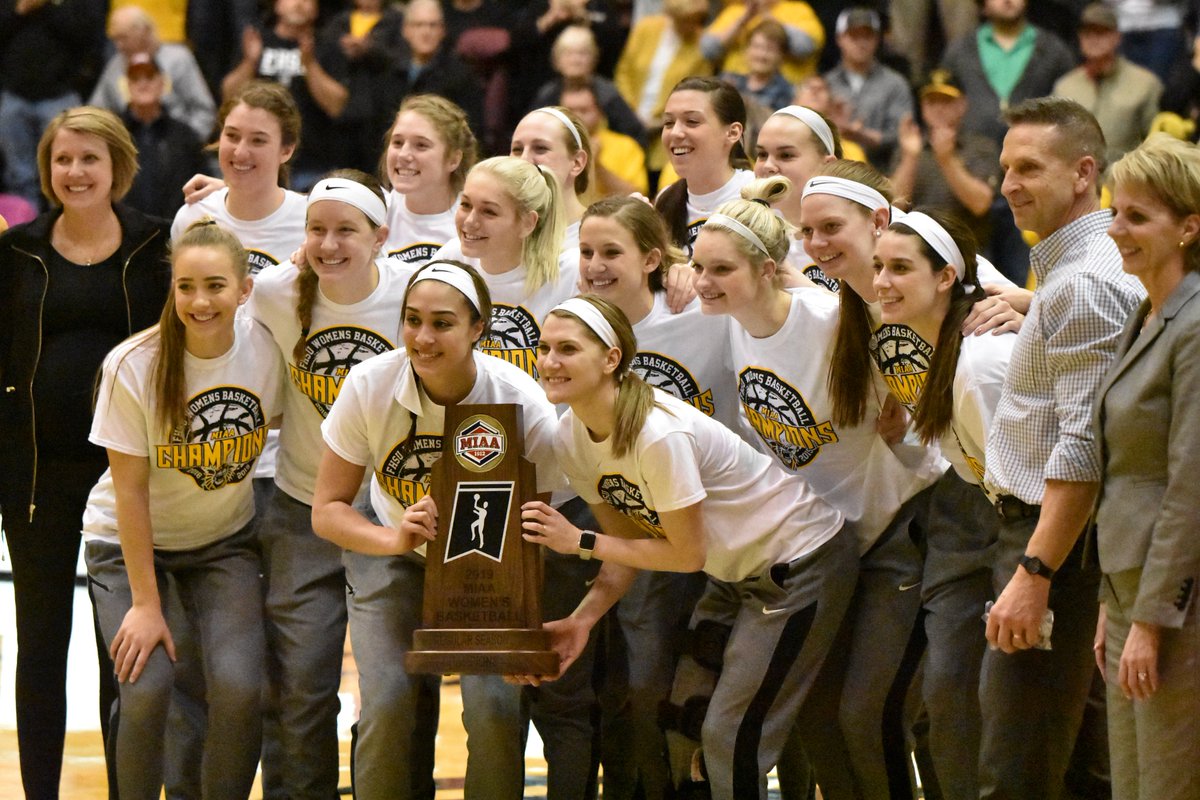 fhsuathletics's tweet photo. 🏆 Time in Hays! The 2018-19 Champions of the MIAA! #DefendTheFort #miaawb #champions https://t.co/CmT0fLfxmd