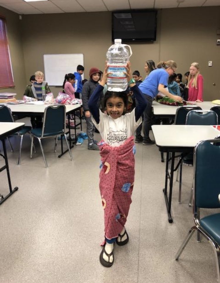 CampKindness's tweet photo. ⠀ 
Day 3 of our Mid Winter Break Camp:
⠀ Water Access Now presented us with the chance to experience part of the life of an African villager, who carries heavy water jugs for miles. With Compassionate Love, we made no-sew totes to help them carry things around. https://t.co/MktTcBvW9C