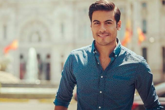 SoyRosendG's tweet photo. ((AL AIRE)) @_CarlosRivera #MeMuero en @VisionStudiosFM con @SoyRosendG  #FusiónPop
https://t.co/AhY1EuokfV y en el Valle de México por el 105.5F.M https://t.co/bW0LwqMFcV