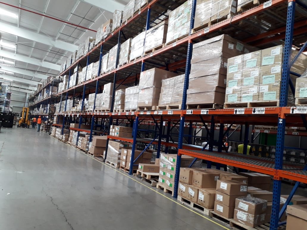 CastajiOficial's tweet photo. Continuación de instalación de #RackSelectivo en #Inalfa #BuenTrabajo #CastajiTeam #Mecalux #SiempreTrabajando #Agosto https://t.co/eF526jYSRM