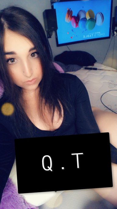 Watch EmilyRoseIV's leaked NSFW photo on TwXstars