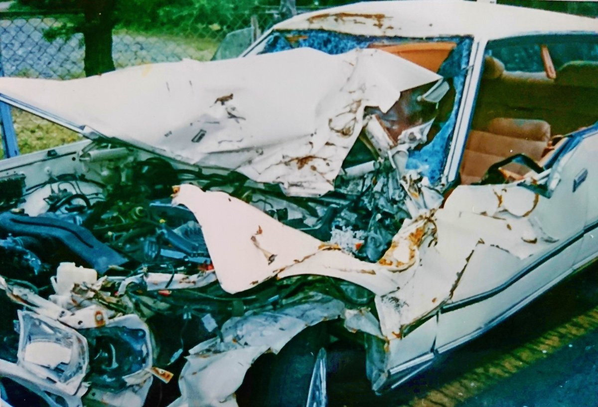 sABM6FU9wjPyA2e's tweet photo. CEDRIC
1979～1983年
5代目430型系
1番目のMyCar
２ヶ月もたなかった(涙)
写真はこれだけ💦
#32年前
#初心者マーク
#頭蓋骨割れた
#愛車遍歴
#maborizumu
#まぼちょく https://t.co/bkd6y5ZjgS