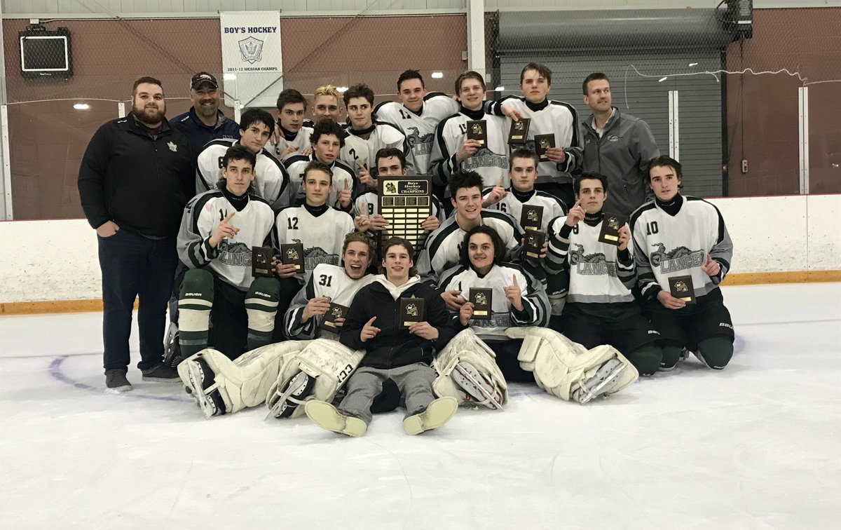 MarkBryson0424's tweet photo. Lukas Shantz scores in 3-on-3 overtime and Elmira Lancers win @WCSSAA boys hockey championship with 4-3 win over gutsy Galt Ghosts. Both teams advance to CWOSSA. @EDSSAnnounce @GaltCI https://t.co/4xU47wPPkR