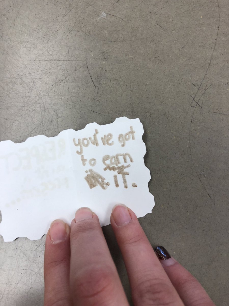 sixpacabz's tweet photo. “Miss Colebrook, can we spread kindness and give these notes out to the whole class?” 😂👏🏽👏🏽👏🏽 PREACH GURLS https://t.co/RNDuLpeEB8