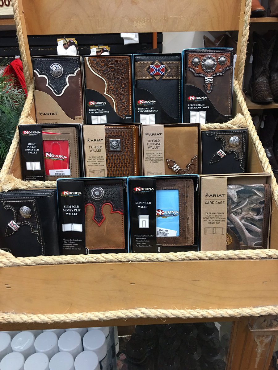 Jcsalesblm's tweet image. We have wallets from @noconaboots and @Ariat in stock! 
#menswear #western #bootstore #centralillinois