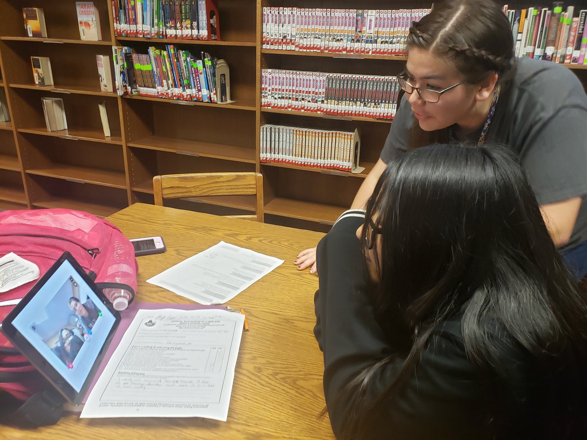 ArelyRTamez's tweet photo. QR labels, reliable resource review, and #flipgrid in the @IlcVernon . Great work Miss Villarreal & @MsKrommendyk 🏆#VMSDigDay @HcisdVernonMS #readingwritingspeaking all in one lesson 📚📒✏📓🖊💻 https://t.co/QW5ifwWOPJ