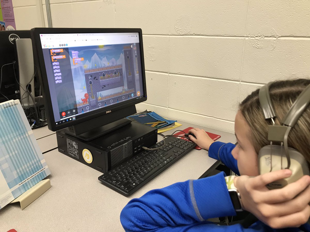 burgessmisty's tweet photo. Digital Learning Day 2019 @GMSStory  #GMSIgniteLearning Students worked on Computer Science lessons through @gotynker today! After close reading and annotating a @Newsela article on the topic of coding. @ARKidsCanCode https://t.co/C16Yh9f9uC