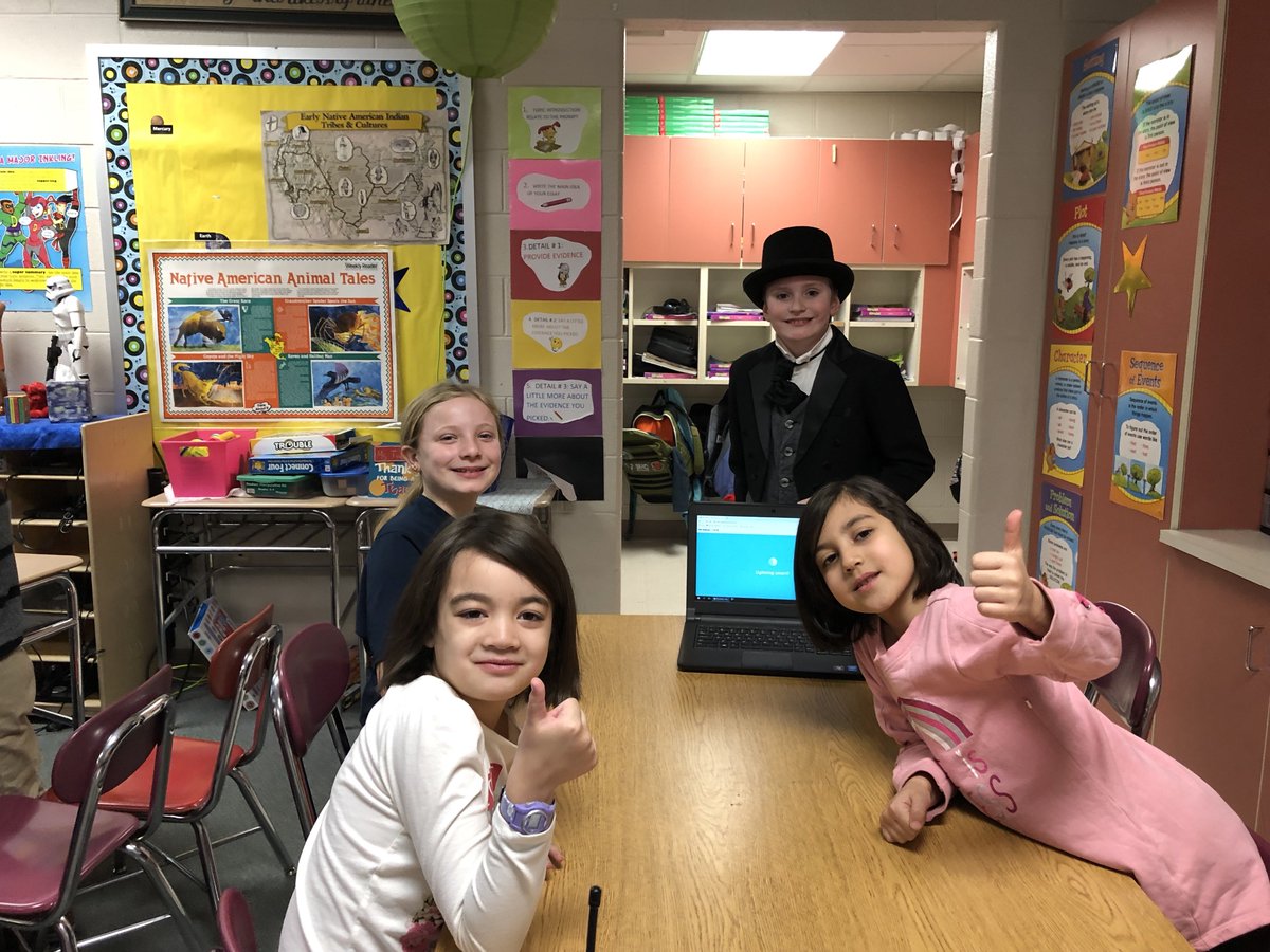 angietsmith's tweet photo. What a great @OfficialDLDay we had at @LakeRidge_JCS! 3rd and 4th Ss used technology to create learning stations for younger Ss. We celebrated Johnson City's Sesquicentennial through our 5 senses. Older learners showed great leadership today as they led the stations! #JCSDLD https://t.co/XLmGfEVYIS