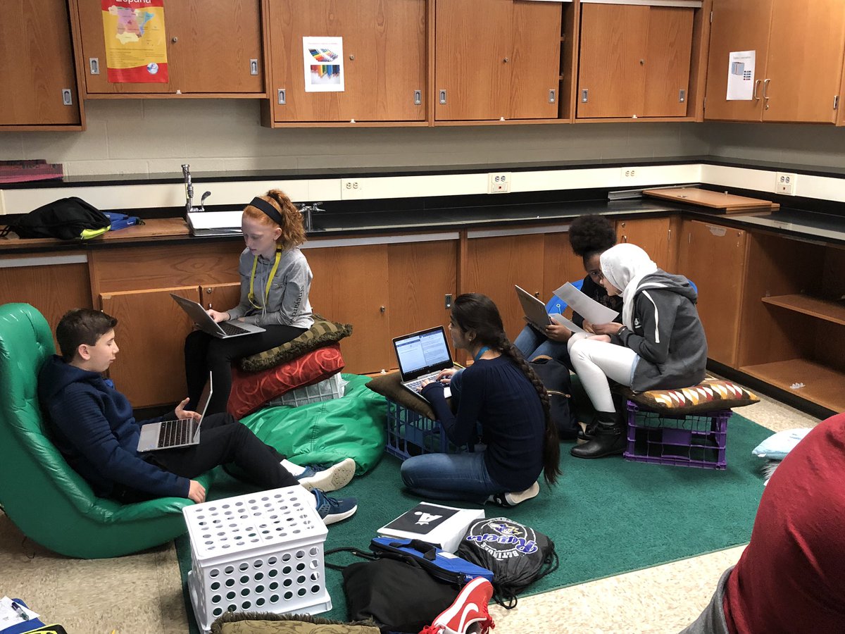 senorita_wilson's tweet image. My students had a blast using #microsoftonline to work collaboratively in Word #spanishclass #technologyiscool @PikesvilleM