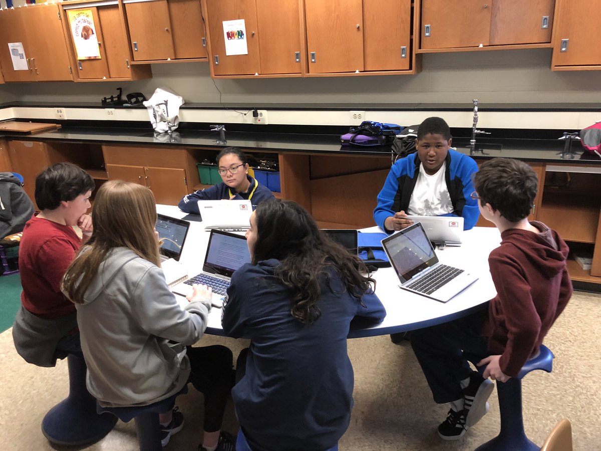 senorita_wilson's tweet image. My students had a blast using #microsoftonline to work collaboratively in Word #spanishclass #technologyiscool @PikesvilleM