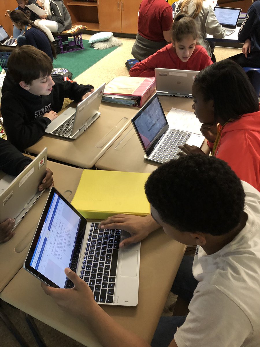senorita_wilson's tweet image. My students had a blast using #microsoftonline to work collaboratively in Word #spanishclass #technologyiscool @PikesvilleM