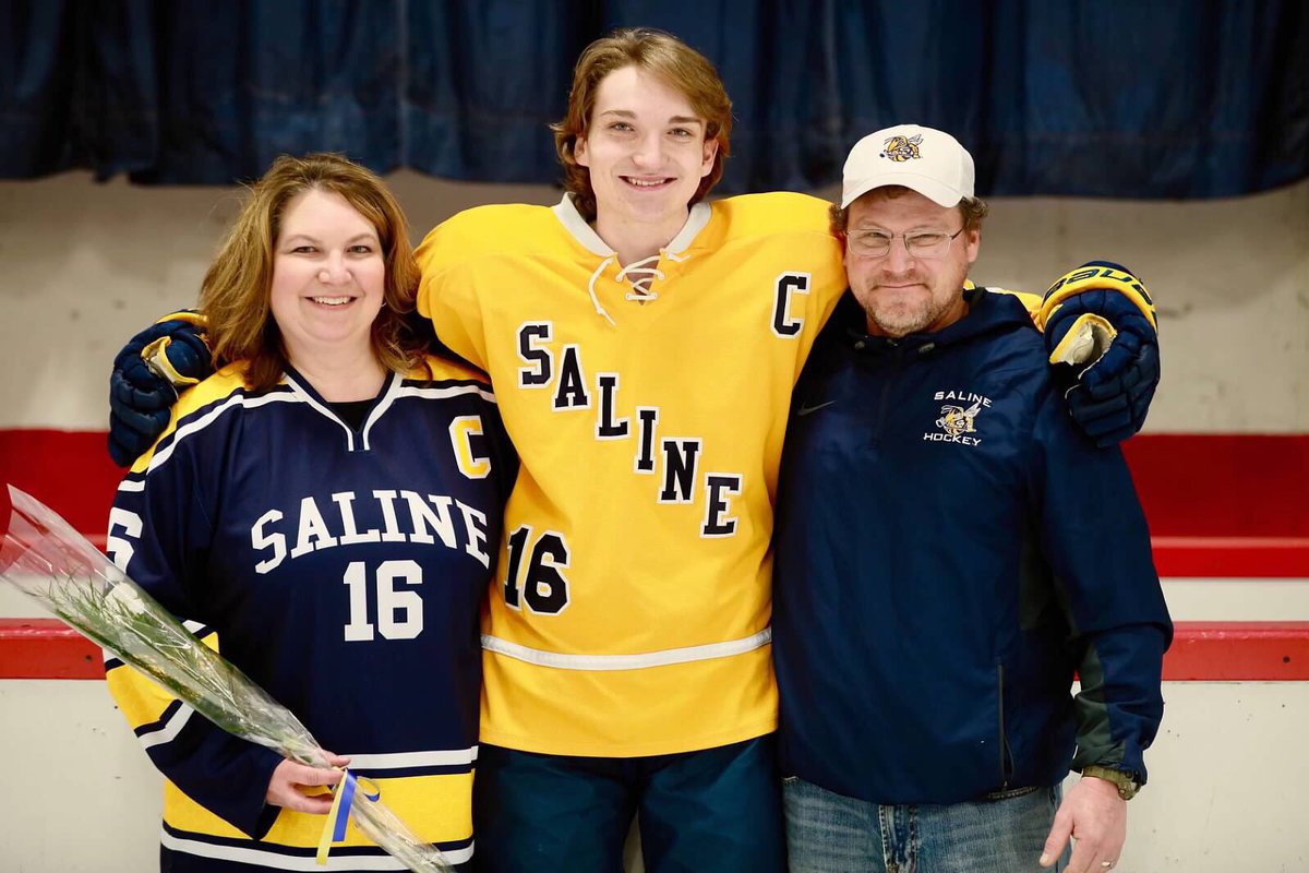 gordien_16's tweet photo. This was more than just a hockey team, it was a brotherhood. Thank you to the Saline community and @Nation_Hornets for always supporting the boys and traveling all around the state to come to the games.  I will forever cherish my time here and I wouldn’t change it for anything❤️ https://t.co/RvKLhkURB3