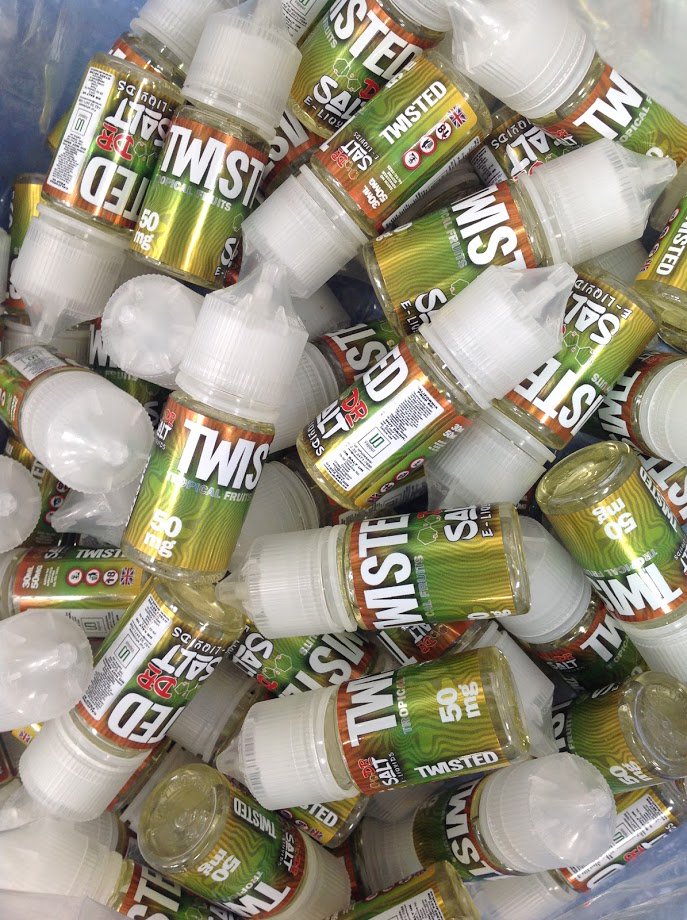 .
NEW FOR MEXICO
25mg and 50mg
30ml bottles
Also going to the US
.
TWISTED
Pineapple ice cream with strawberry and lemon fruit ice with a hint of lemon and lime
.
#eliquids
#drsalteliquid
#drsalt
 #cloudchaser #handcheck #vapefamily #vapefriends #bhfyp