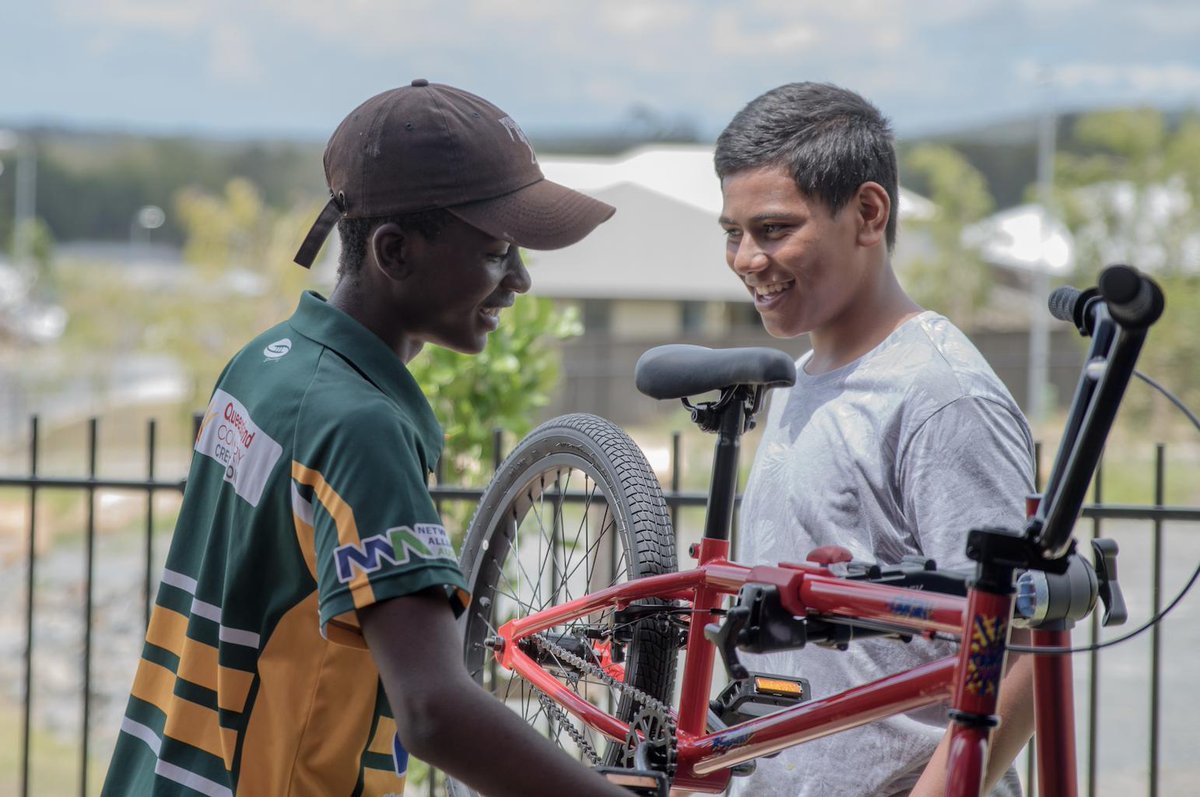 Building bonds. Not only do TRACTION participants build skills and bikes together, they forge friendships and realise self-esteem from achievement.
.
#helpingkidsinneed #empoweringyouth #logan #mentoring #confidence #selfesteem #friendship #skills #achievement #success #teamwork