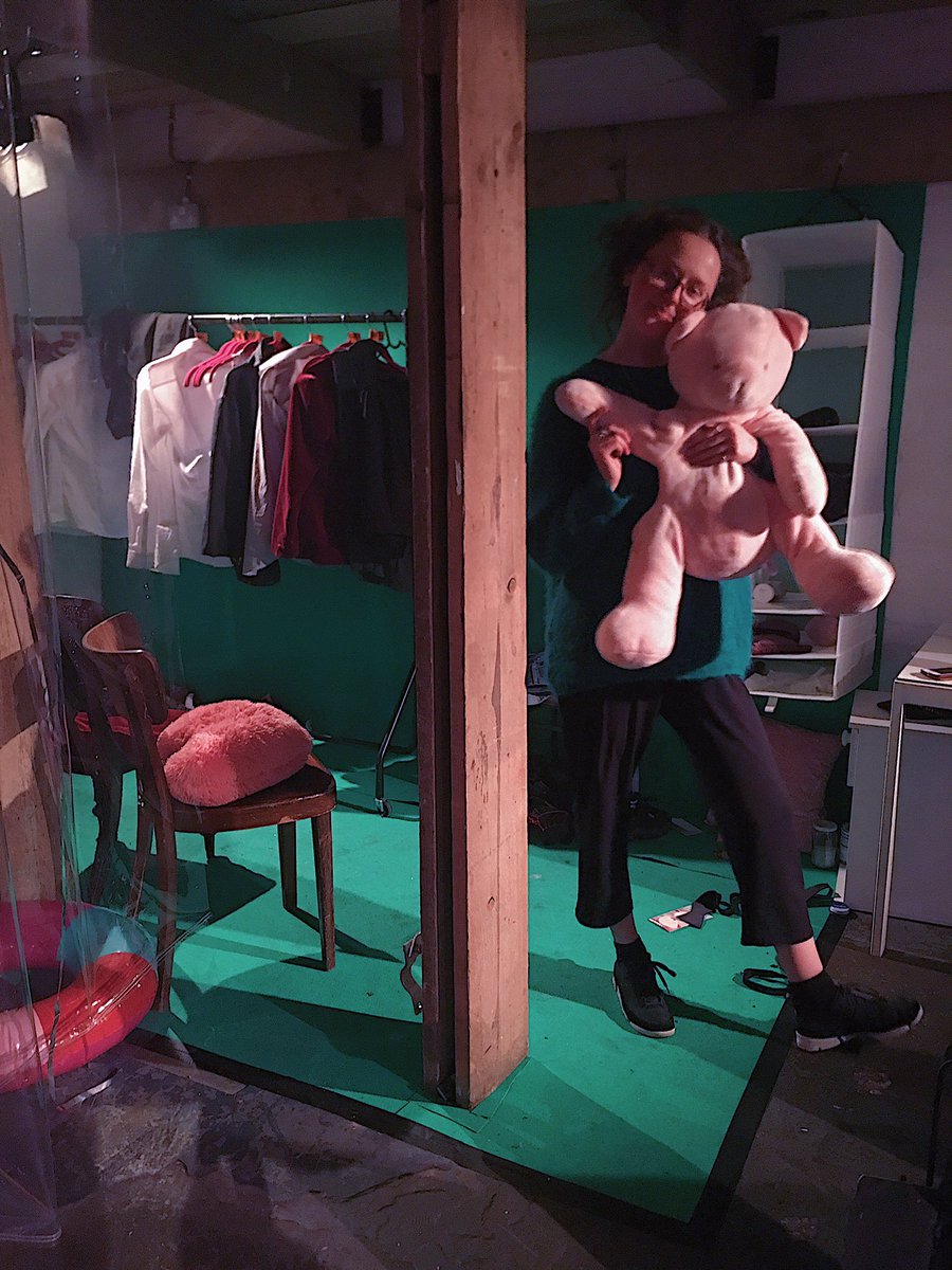 jasmineswan01's tweet photo. Forever my muse @JessBernberg_. Always a pleasure working with this lovely human #designdreamteam #jessnjaz @pecsdrag @YardTheatre #sexsexmenmen 👯♀️💥👄👅💞🍉✨ https://t.co/9f63VYpvwA