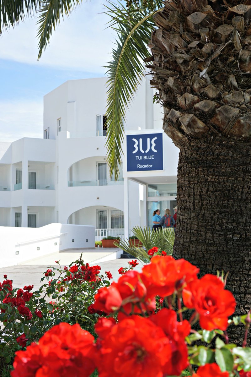 TUIGroup's tweet photo. TUI BLUE to become the world’s largest leisure #hotel brand 💙🏨: This will enhance the visibility and relevance of the brand and enable our guests to benefit from a wider choice of @TUI_BLUE hotels around the 🌍. All details: https://t.co/FavThSYyEQ (2/2) https://t.co/JWVCpwegQA
