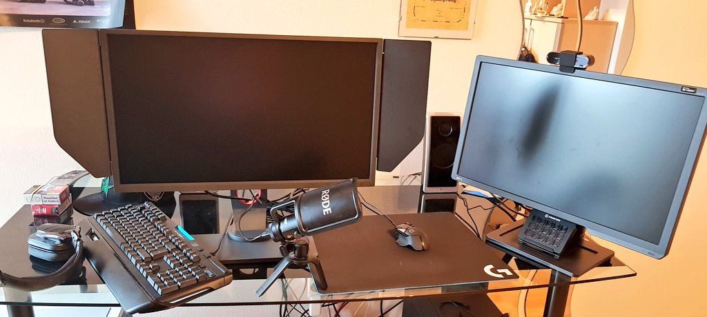 officialremtex's tweet photo. Es ist angekommen 😍
Gaming Monitor: BenQ Zowie XL2546 e-Sports
Zweiter Monitor: BenQ Zowie XL2411 e-Sorts
@BenQ @ZOWIEbyBenQ @EsportalGER @GerProLeague @Twitch @elgatogaming https://t.co/hCm1tmzWkD https://t.co/Yjr2dxWF3r