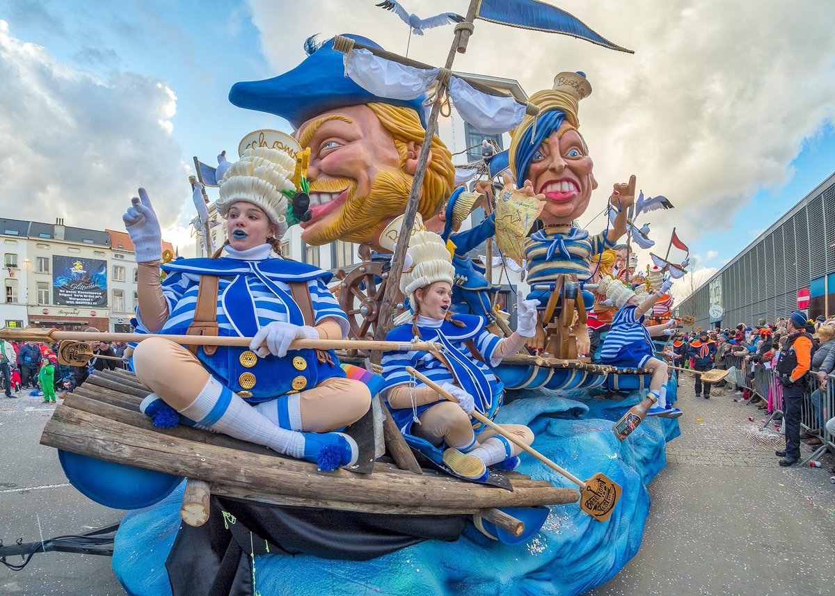 BelgiumEmbJapan's tweet photo. This Sunday the Belgian city of #Aalst will be celebrating its famous #carnival. The start of three days of parades, dressing up, partying, eating and drinking. The centuries old tradition is recognised as UNESCO World Heritage. 
🥳🎭🤡🎠🎉🍻
#OilsjteneersZemmen #Ajoin https://t.co/oCiabDxmyt