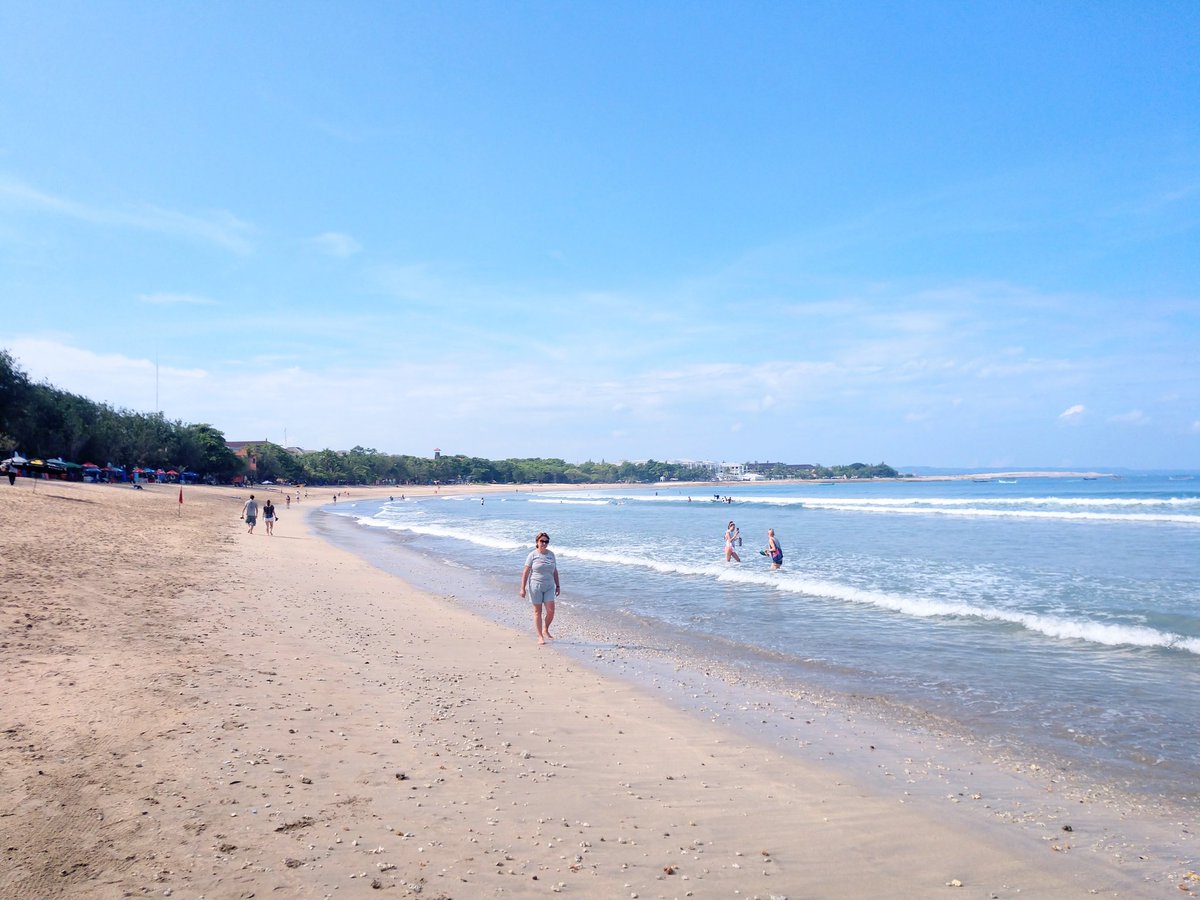 leescarter's tweet image. Absolutely not regretting drunkenly booking a flight to Bali a few days ago.