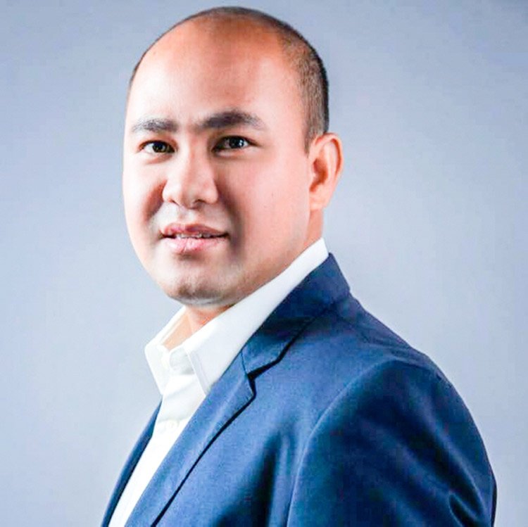 CambodiaNews899's tweet photo. An hour with @HUNMany88 : Three-Cs for a better Cambodia
https://t.co/llEpohEwWs
#Cambodia #Peace #Development #Democracy #HunMany https://t.co/t0hIm0Ed4x