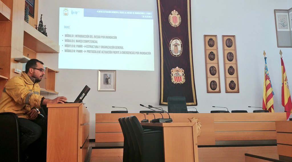 Medi_XXI_GSA's tweet photo. Iniciem #SimulacreAlgemesí2019 en el marc del seu Pla Local Actuació #Emergències
Els #IncendisForestals s'apaguen al hivern i les #PlugesIntenses #Inundacions es preparen quan no plou
Preparar-se i previndre amb #formació i #entrenament és oferir un millor servei a la ciutadania https://t.co/jHfI4riH3e
