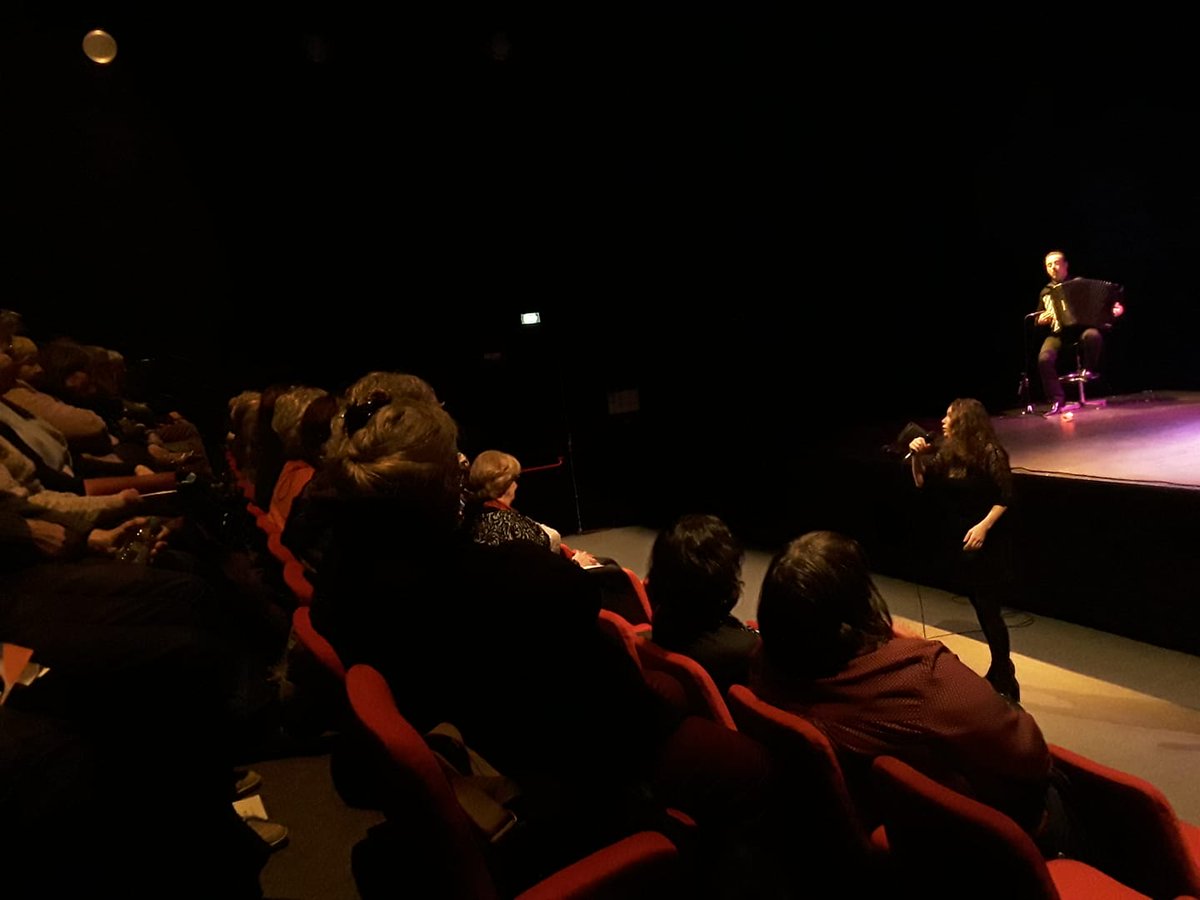 theatreBLIGNY's tweet photo. .
Un triomphe pour "LA VIE EN VRAC" lors du #ConcertDuJeudi 28 février 2019 pour Annick Cisaruk et David Venitucci.
Les textes de #Yanowski, sombres et lumineux ont conquis le public, l'accordéon de #DavidVenitucci a sublimé le poète et#AnnickCisaruk a emporté les cœurs.
. https://t.co/1NNPoRLwvc