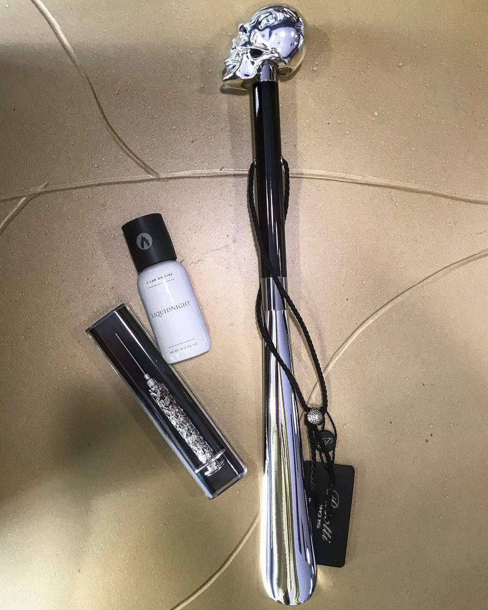 rosinaperfumery's tweet photo. #alabonfire #liquidnight #pasotti #shoehorn #skull #handmade #perfumesyringe #rosinaperfumery #perfume #nicheperfume #nicheperfumery #giannitsopoulou6 #glyfada #athens #greece 💎 https://t.co/VMvtIstrZV
