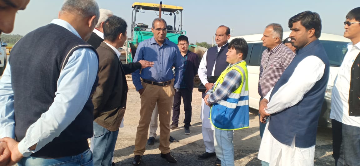 SukkurDivision's tweet photo. Inspected Sukkur Multan Motorway portions falling in our division. Directed DCs for plantation, signboards and expeditious disposal of project issues. Aiming to get it inaugurated in May 2019. https://t.co/3ODLLbz2N5