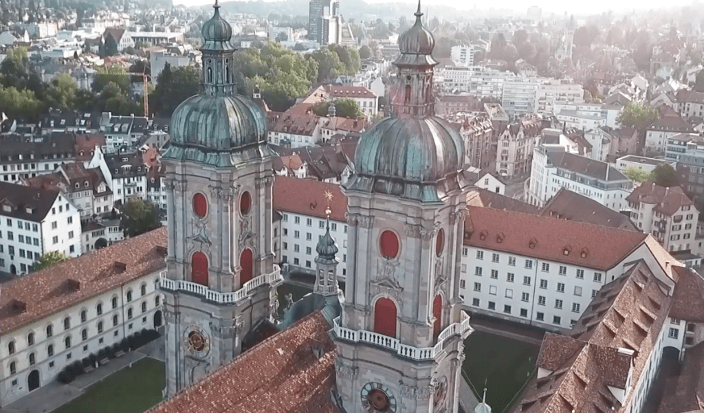 luca_schmid's tweet photo. St. Gallen aus der Vogelperspektive (Drohnenvideo) https://t.co/K4QlHBTlRE https://t.co/uae0gOmK5w