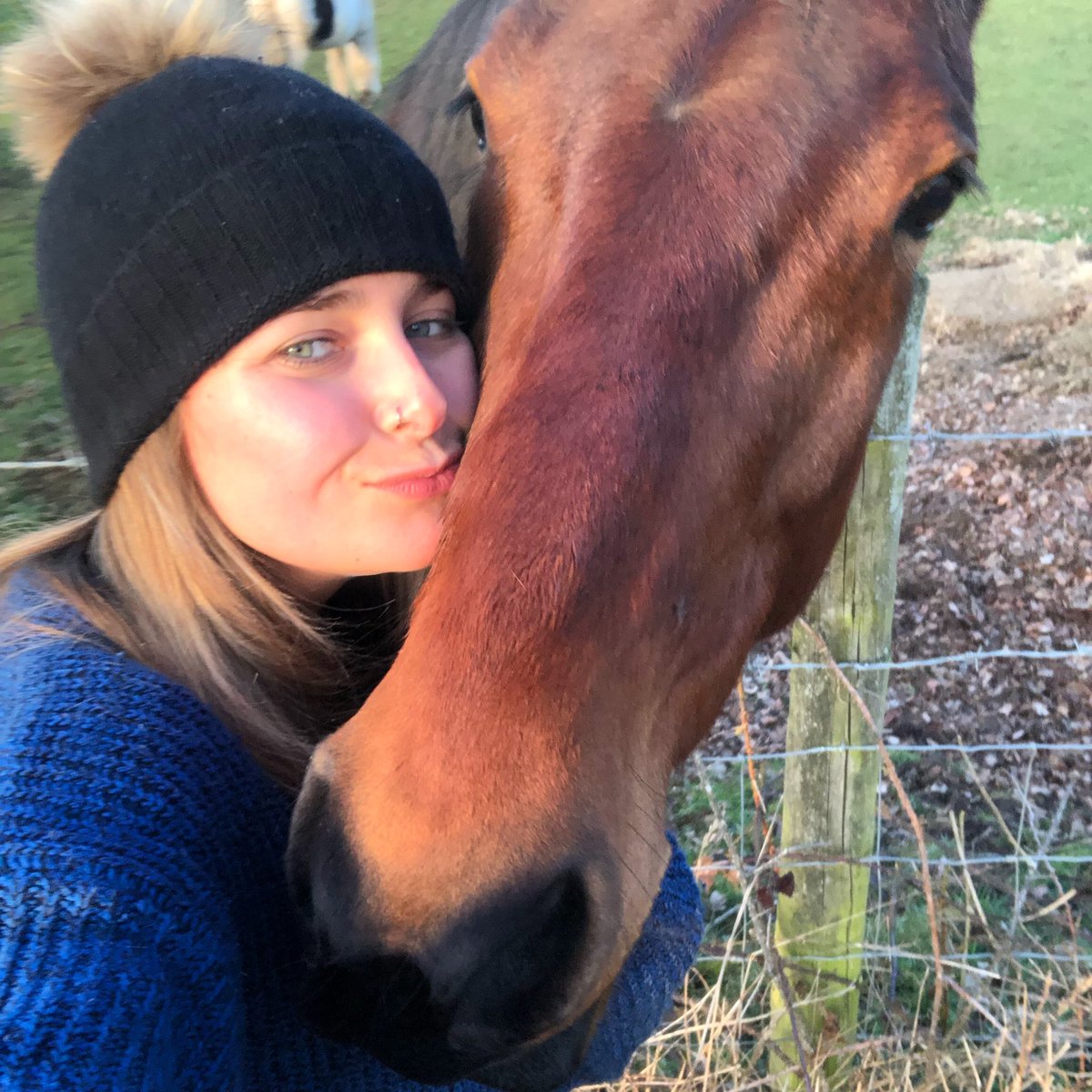 Persia_Lawson's tweet photo. And so begins the first stage of creating our new lyf in the city today, and I’m already missing country lyf 😂
#newlife #london https://t.co/uia7VBXEnh