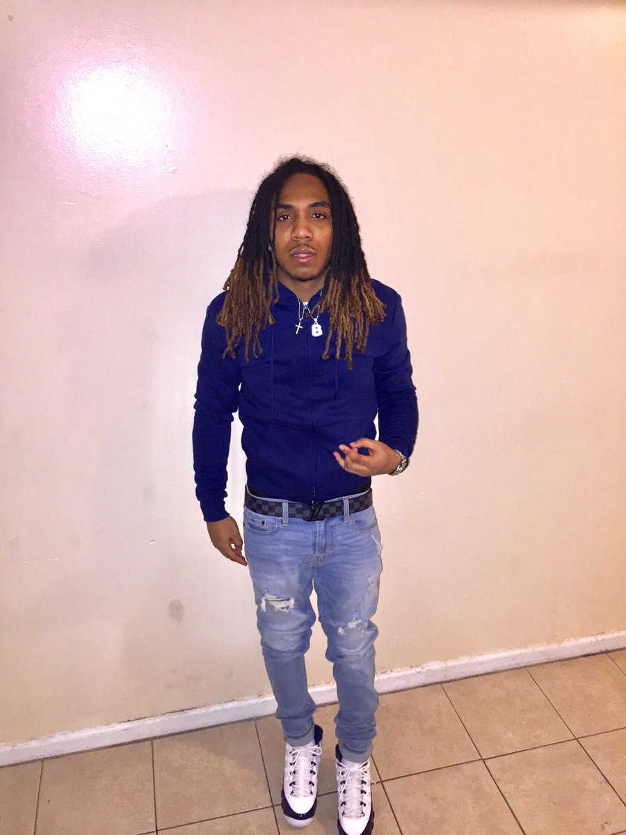 T_rone043's tweet photo. 🅱️ITCH IM 🥶💙💔 https://t.co/2FS9lagPb9