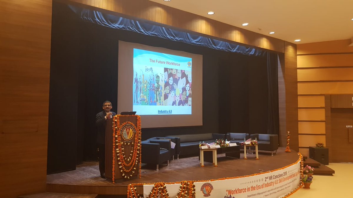 HRConclave_BITS's tweet photo. Address by Mr. Ranjan Kumar Mohapatra
#BITSMBA
#HRCONCLAVE2019 https://t.co/cvOcdAPDgI