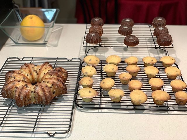 mitchthetenor's tweet photo. Who knew amaretto cake could look so different? After doing some quality control, I can report they all taste amazing. #food #foodporn #foodstagram #foodoftheday #foodpics #foodlover #foodphotography #dessert #dessertporn #instadessert 
#bakersofinstagra… https://t.co/JAX5oBcCKL https://t.co/i6PAT3QyRL