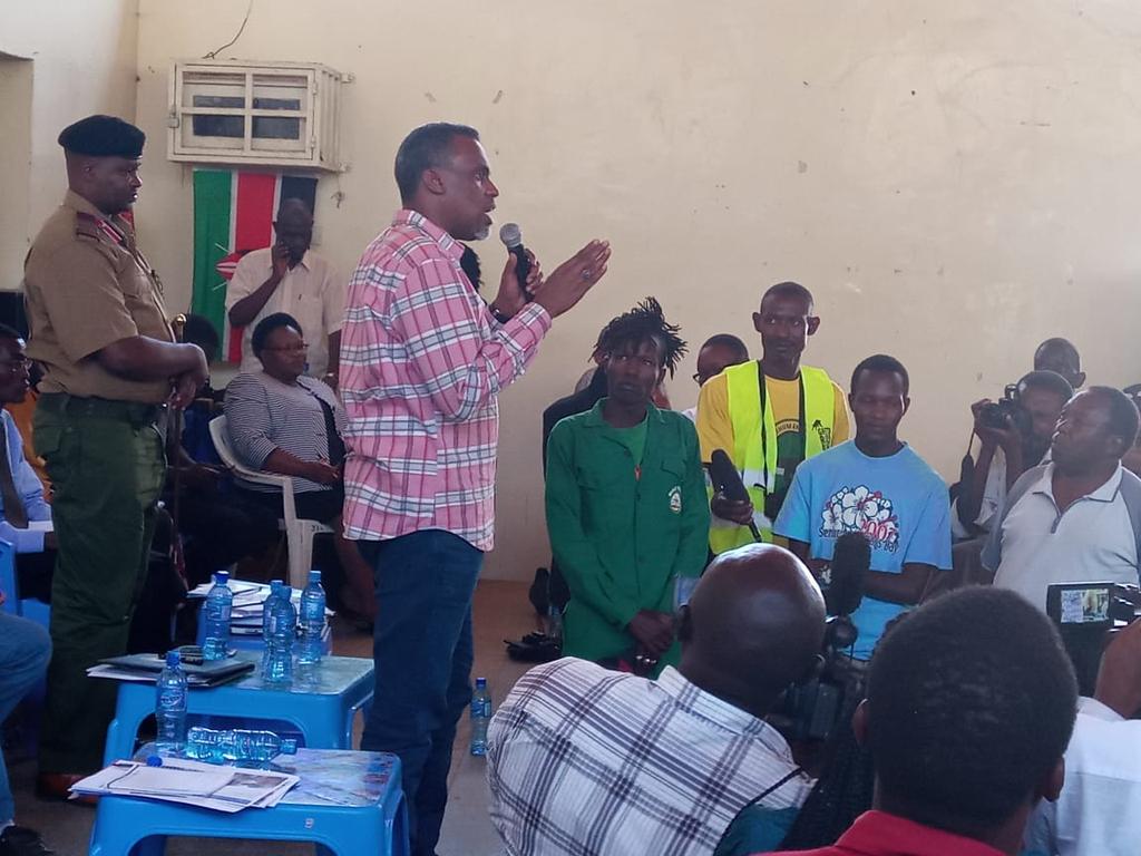 GhettoRadio895's tweet photo. According to DPP Noordin Haji yesterday during #KayoleDialogue he no longer considers touting/kamagera
Team #Brekko hapo vipi? https://t.co/Pgd8IockId