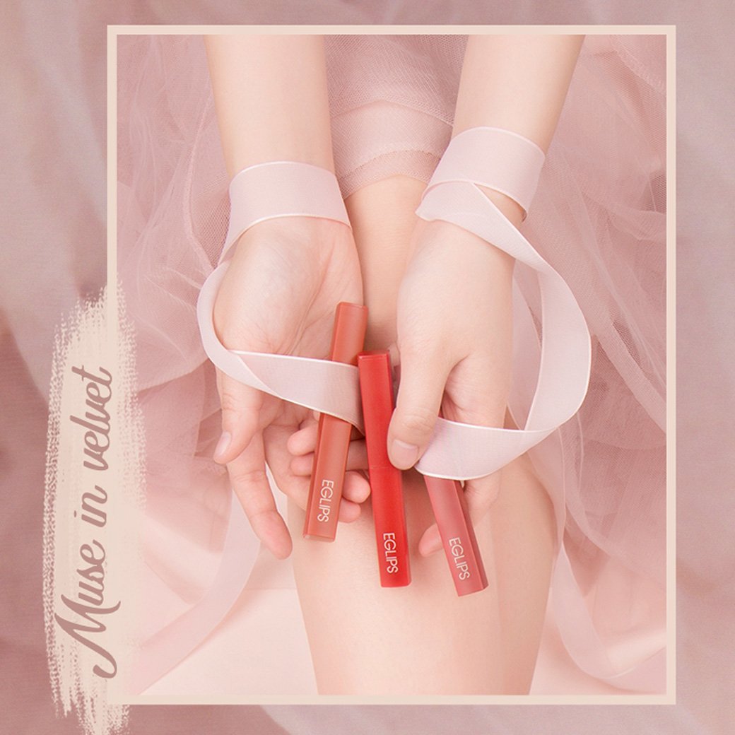 EglipsThailand's tweet photo. [Coming Soon]
Eglips Muse In Lipstick 2 

อีก 1 ไอเทมใหม่จาก #EGLIPS
เปิดตัวด้วย 5 เฉดสีสุดละมุน 
พบกันที่นี่ https://t.co/xjzcf5fDnp เร็วๆนี้ 

 #Eglipsthailand #MuseIn #ลิปสติก #อีกลิปส์ https://t.co/IzVEyLsscK