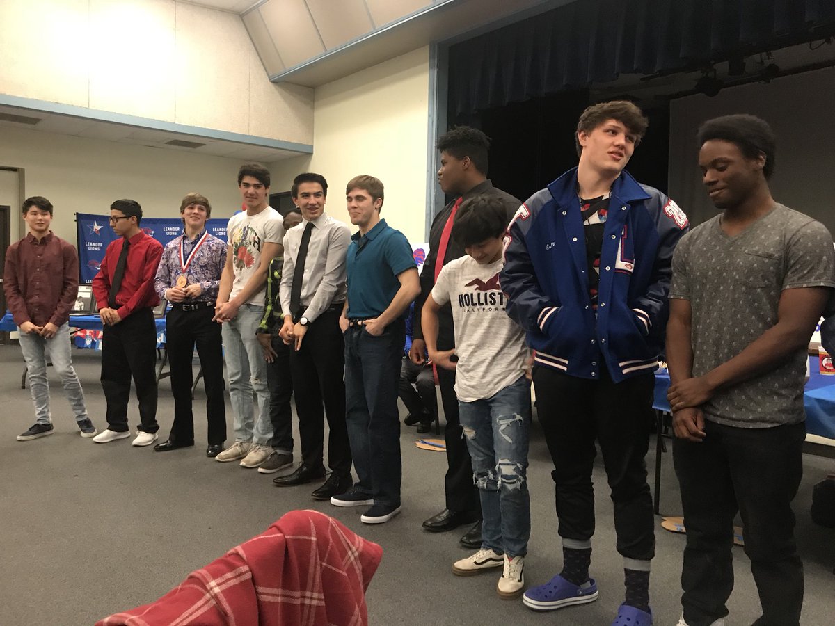 LLionWrestling's tweet photo. Varsity wrestlers get some acknowledged! #lionpride #lhs #LeanderHS #wrestling @CoachMcLain512 @LHSROAR https://t.co/Qmt3KDT47Q