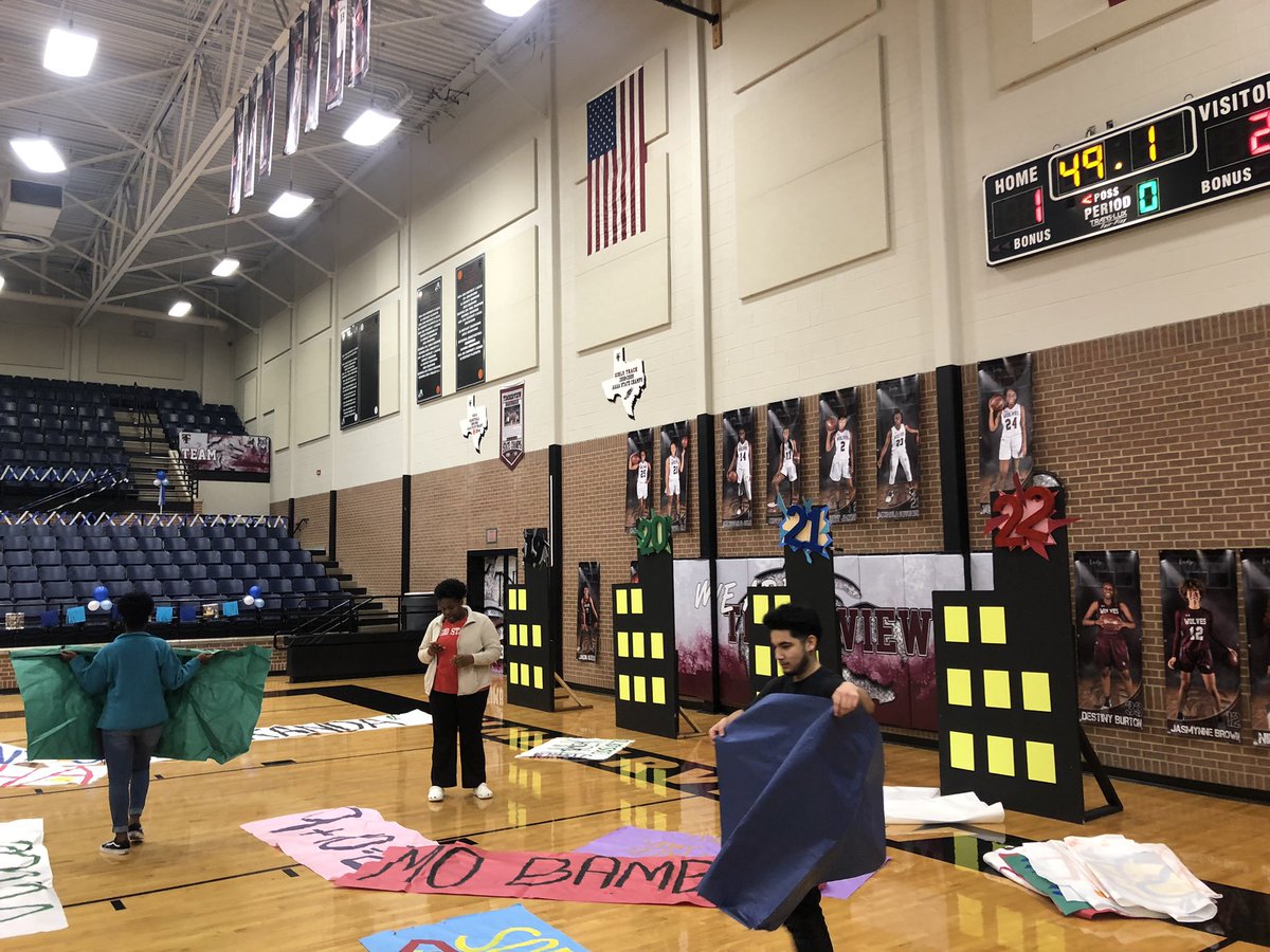 HOG_WEEK's tweet photo. Getting ready to kick off HOG Week with our Opening Ceremony tomorrow! We are so excited for these next 7 days and can’t wait for everyone to take part! Get ready for your superheroes to take their stand! #SuperHog #HOGWeek2019 🐷🦸♂️ https://t.co/V3f5nq148N