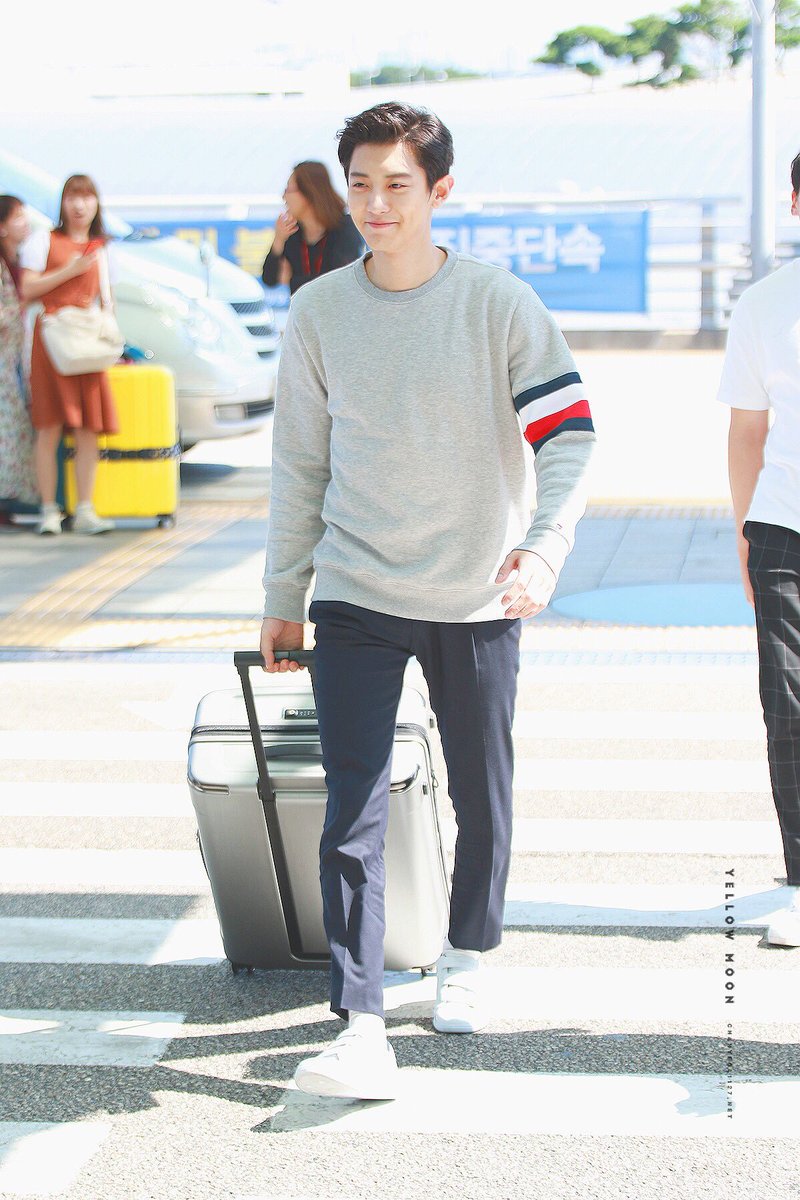 chanyeol pics tweet media