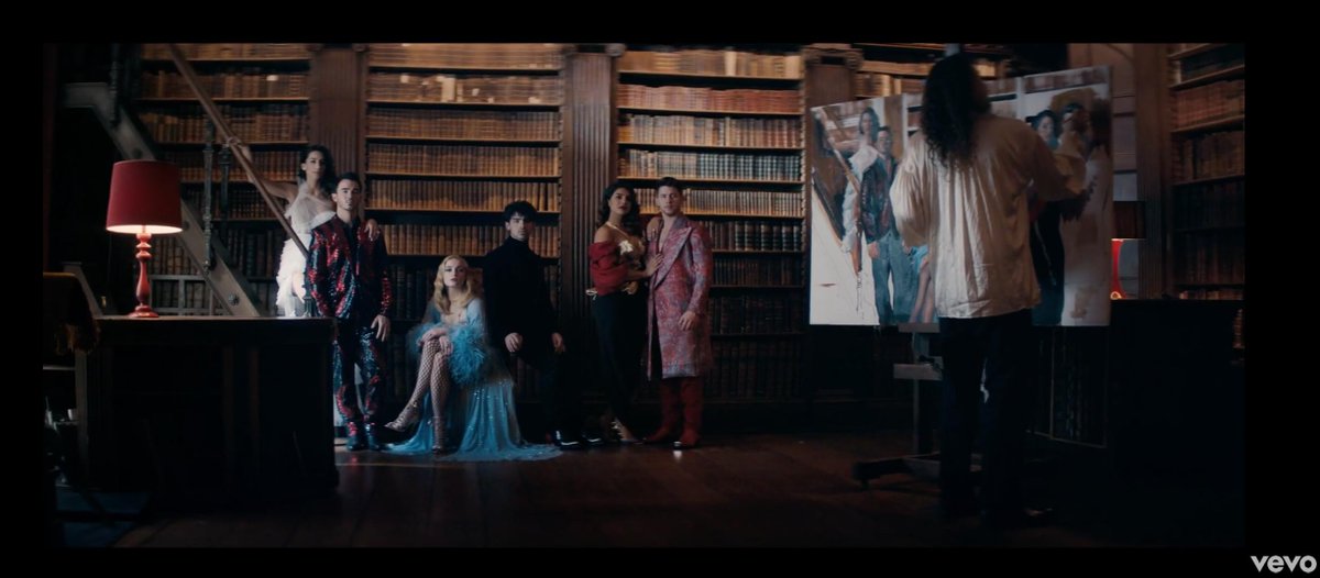 luzpaczka's tweet photo. This comeback couldn't be more perfect!! <3
@jonasbrothers
#Sucker
#TheJSisters https://t.co/AHAuM4zmhP