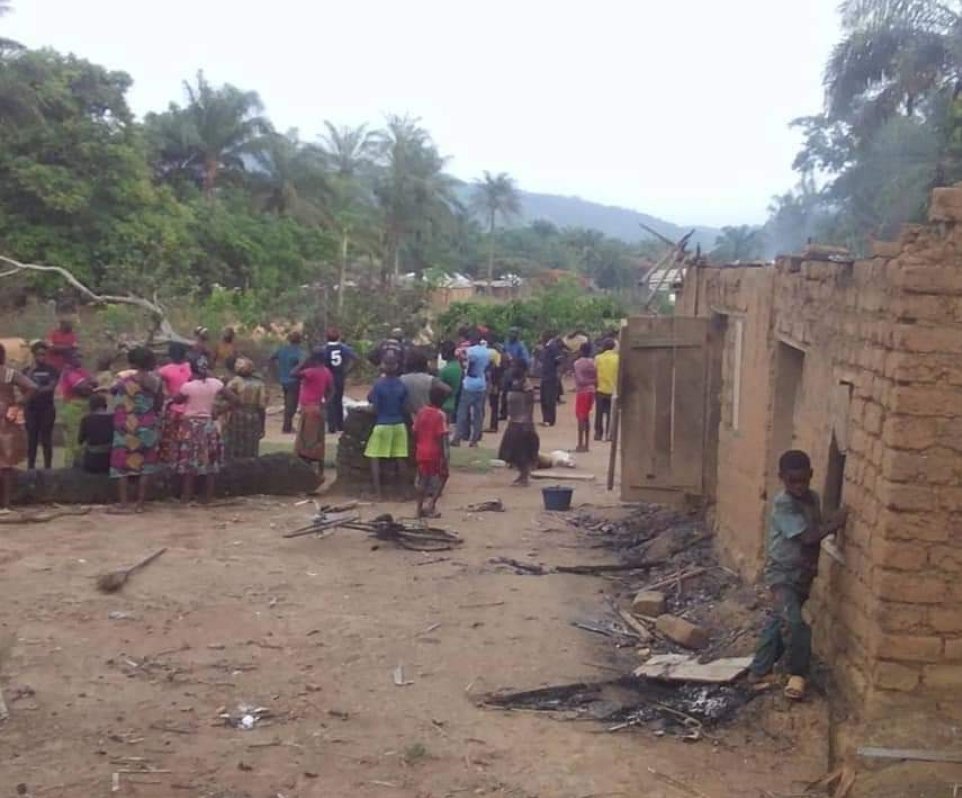 Bategeorge1's tweet photo. More massacre in #SouthernCameroons
The #PAULBIYA military indiscriminately killed people today a At Ntabah, they shot3-civilians and in Ntem 3 more and 7-civilians in Nwanti.7-civilians in Nwanti are all BANSO boys who deal in the  sales of petrol.@UNHumanRights @AmnestyWARO https://t.co/V2lemPMK7P