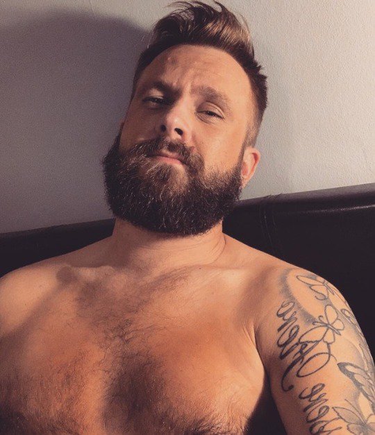 MEN_gr's tweet photo. #Hellow_March #MEN_gr #Gay_Greece #bearded_MEN #beard https://t.co/qbUZLTCy5t