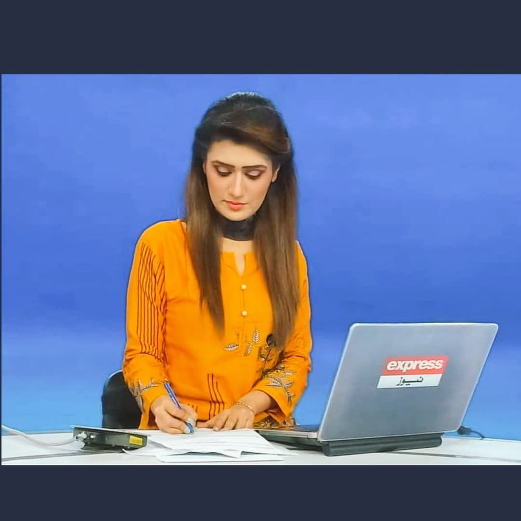LiveMagazinepak's tweet photo. Express news anchor @AsmaBai87499005 bts shots.
#livepakistanmagazine #LiveMagazine #Livepakistan #asmabaig #expressnews #news #newsindustry #anchorperson #anchor #newsanchor https://t.co/ln0Md5KJiK