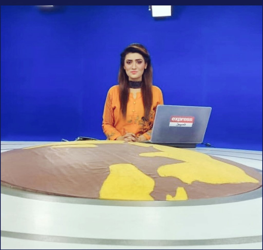 LiveMagazinepak's tweet photo. Express news anchor @AsmaBai87499005 bts shots.
#livepakistanmagazine #LiveMagazine #Livepakistan #asmabaig #expressnews #news #newsindustry #anchorperson #anchor #newsanchor https://t.co/ln0Md5KJiK