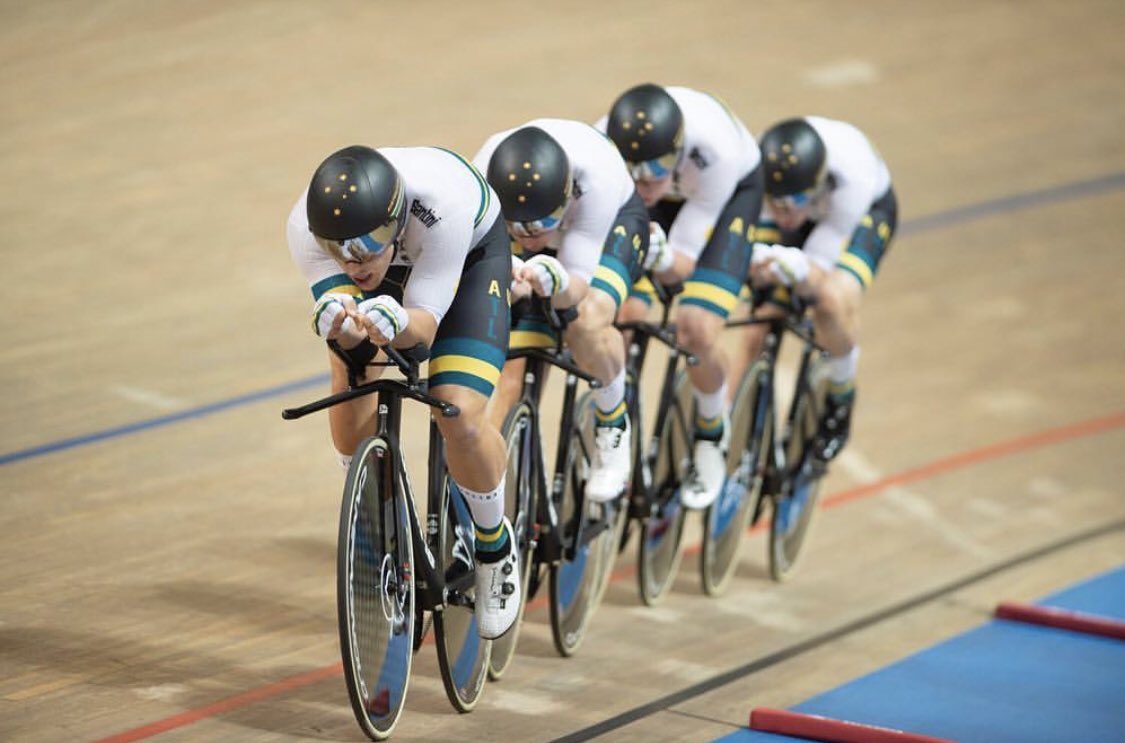 RESPECT ✊ these boys do something crazy😎 3’48”012 🤪 chapeau 🎩 <a href="/CyclingAus/">CyclingAus</a> #teampursuit