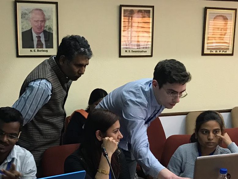 At the #INEW Bioinformatics Workshop at @INbpgr  @coulton_alex @BristolUni gives hands on tuition in R to 28 Early Career Scientists and some more senior ones (PK Mandel @nrcpb). N.E. #Borlaug looks on approving.
Probably the best IndoUK Bioinformatics Workshop currently in town.