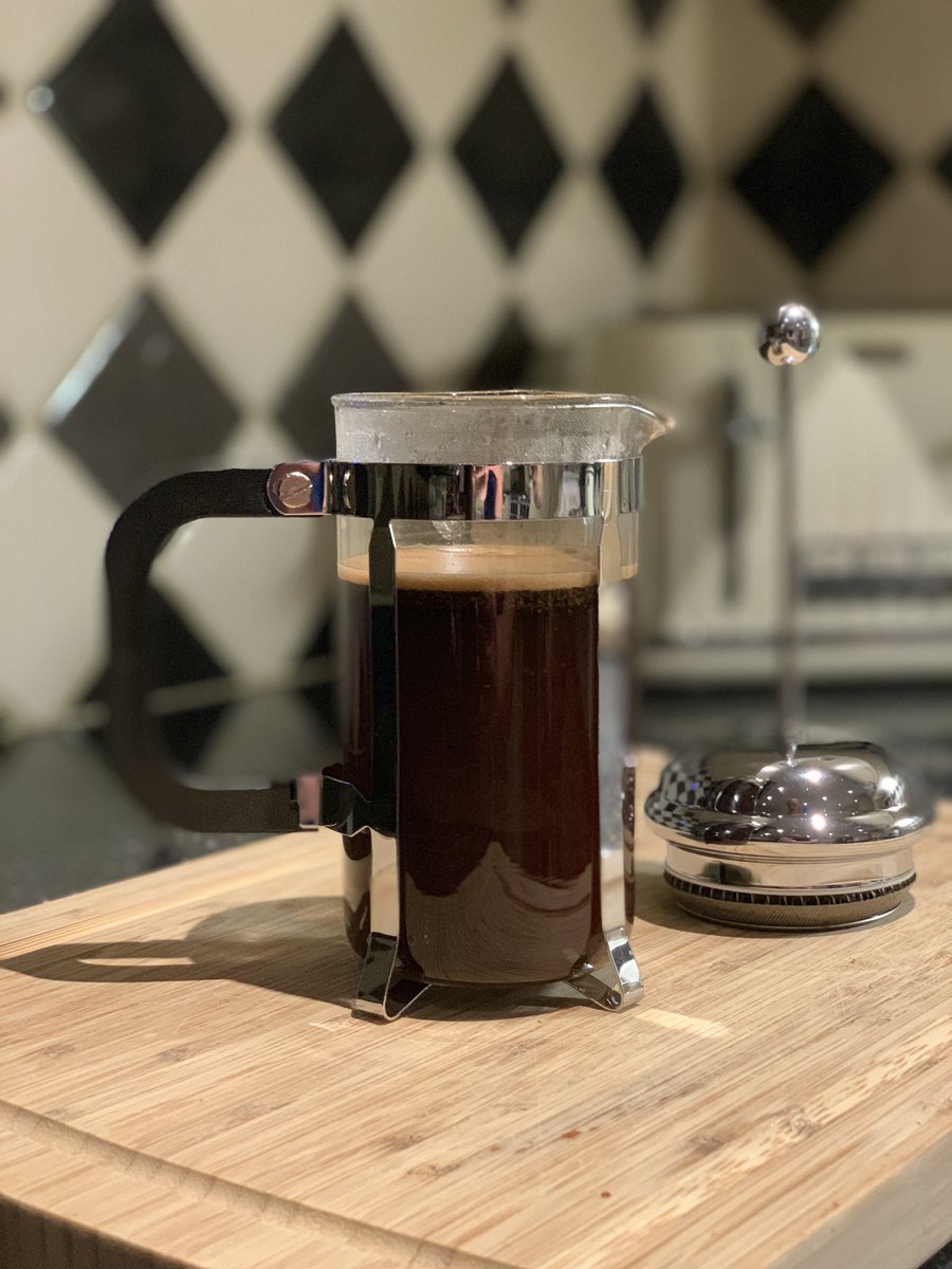 sportsbarista's tweet photo. Coffee = Run. 

No better way to start the day 😁

#coffee #run #ukRunChat #businessrts1 #retweet #CoffeeLover #FridayFeeIing https://t.co/EnVl91mOlo