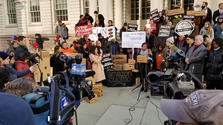 Nuriatrada's tweet photo. Nueva York quiere reconquistar a Amazon para sus nuevas oficinas - CNET en Español https://t.co/dGPEjbeRCg https://t.co/z8n8sP3Rs8